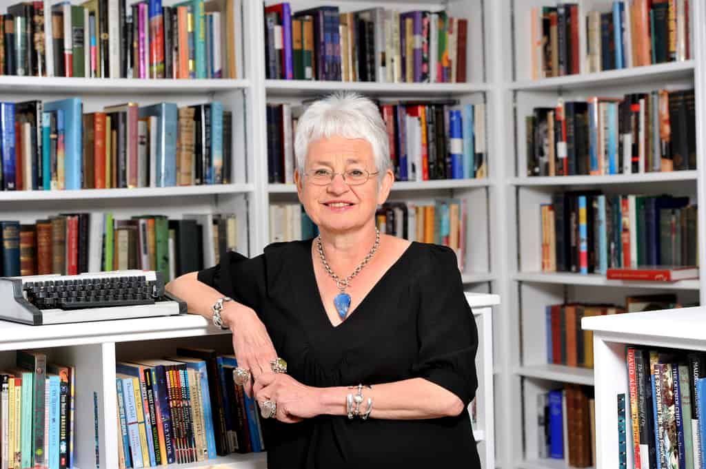 Jacqueline Wilson（ジャックリン　ウィルソン） Jacqueline Wilson bibliography - Wikipedia