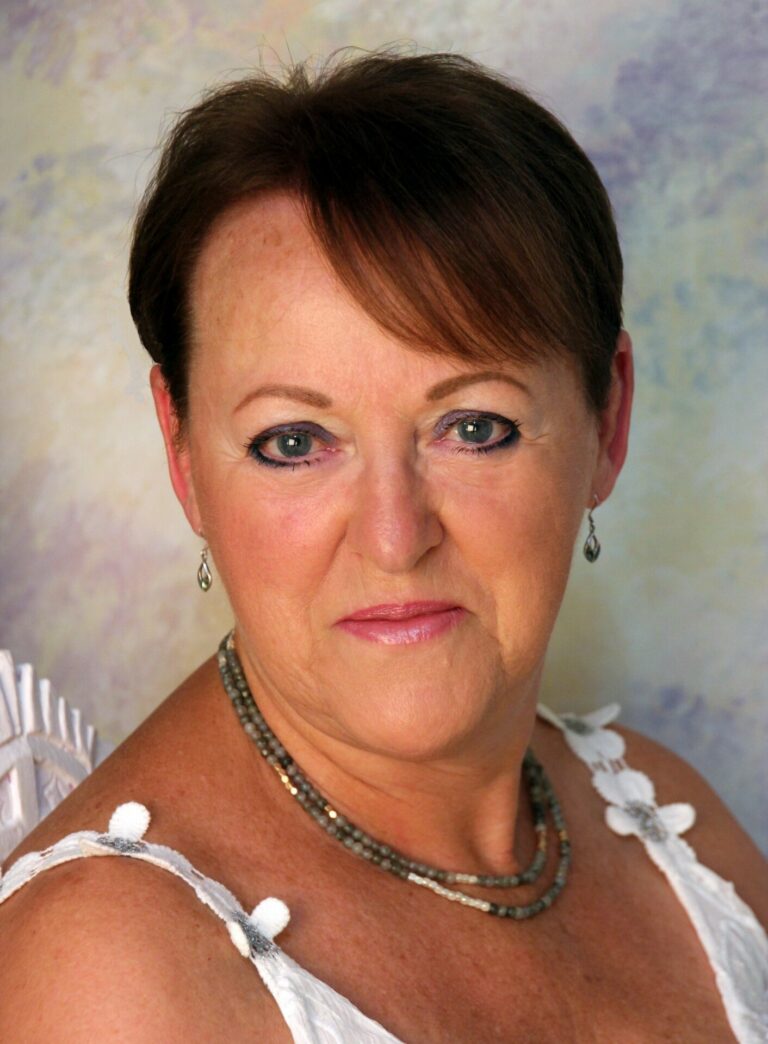 Lorraine Mace